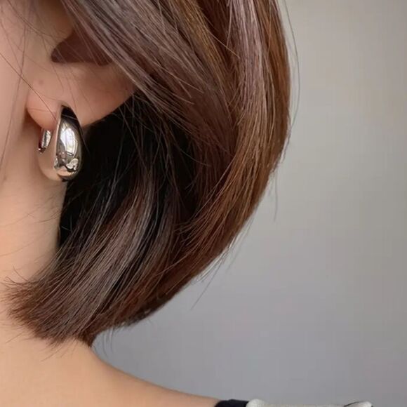 Fashion And Retro Glossy Gold Plated or Silver Plated Earrings - Picture 2 of 12